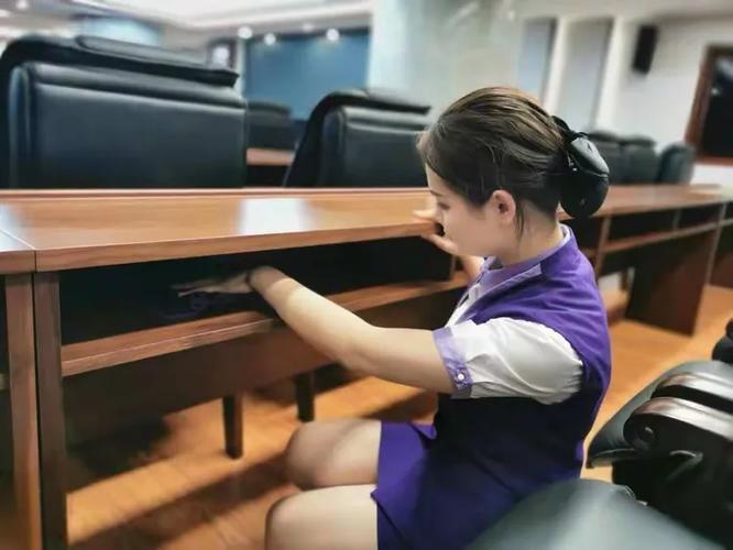 会议服务重现场，专项清洁不松懈——打造高品质会议环境的双重保障